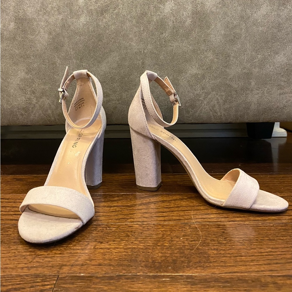 Lilac sandals with heel